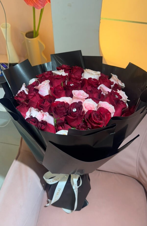 Éternel Amour( 50Roses)