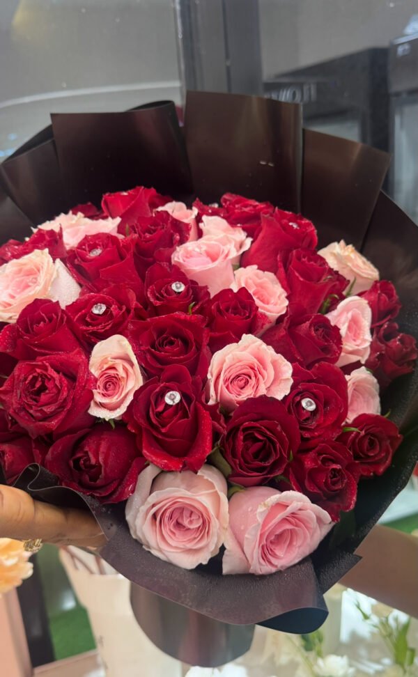 Éternel Amour( 50Roses)